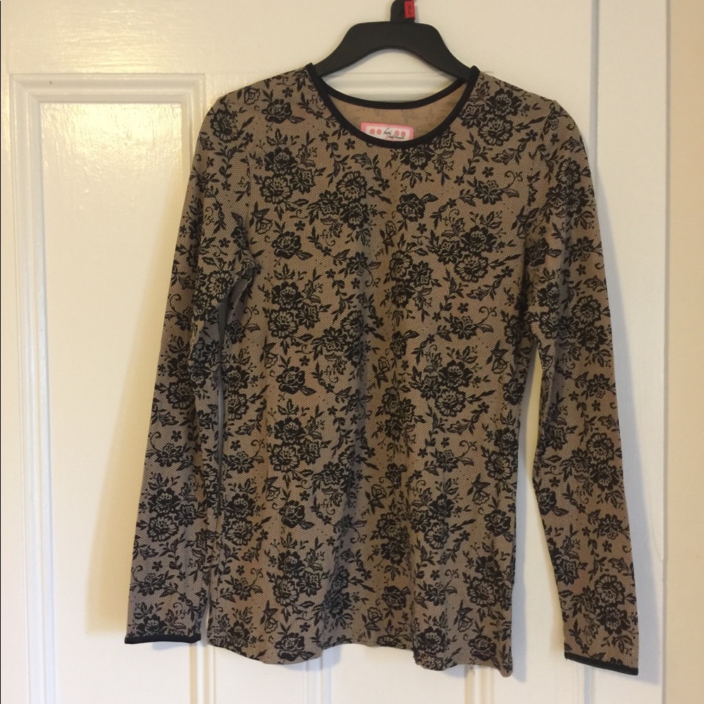 Lack Black Emmy nursing uniform top
